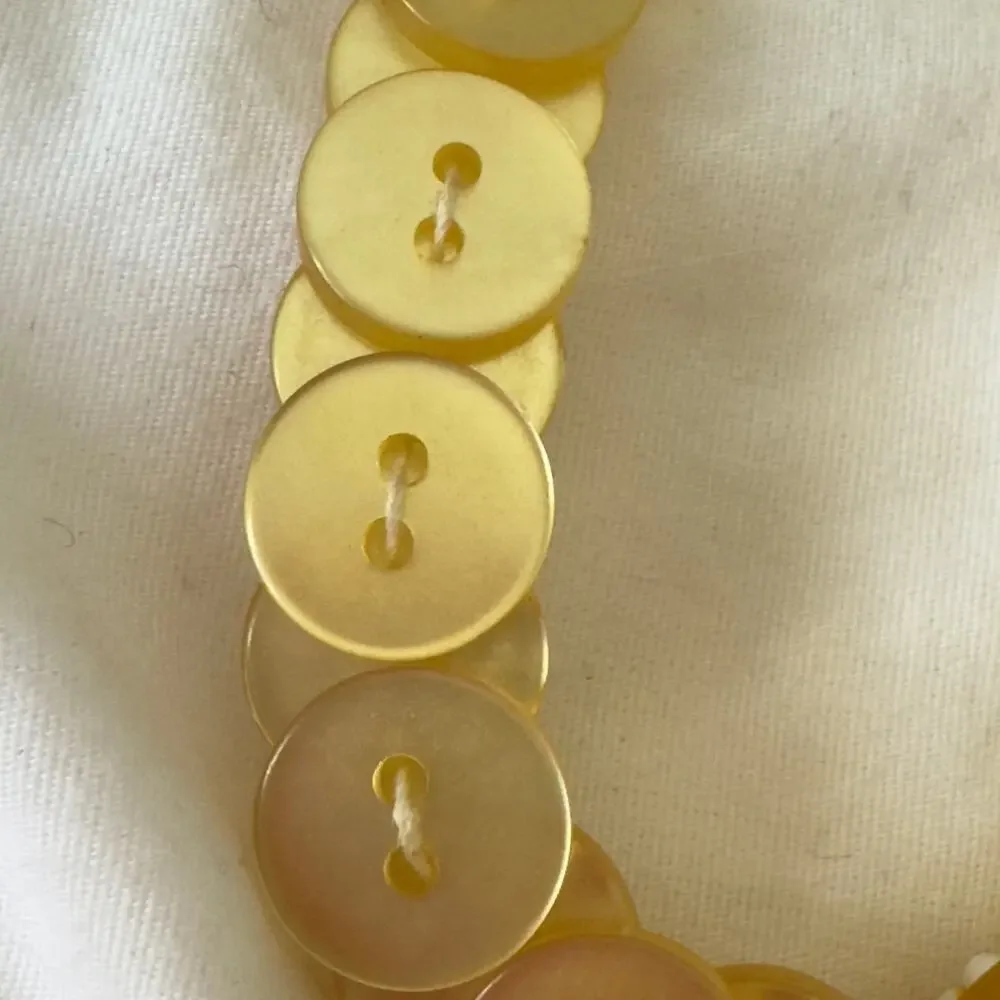 Vintage Butterscotch Yellow White Floral Beaded 1940’s Moonglow Button Necklace